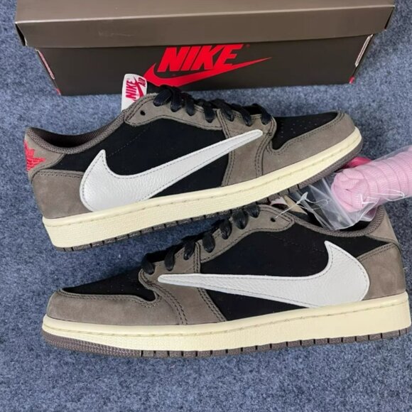 Travis Scott X Air Jordan 1 Retros Low OG Mocha. - Picture 1 of 8